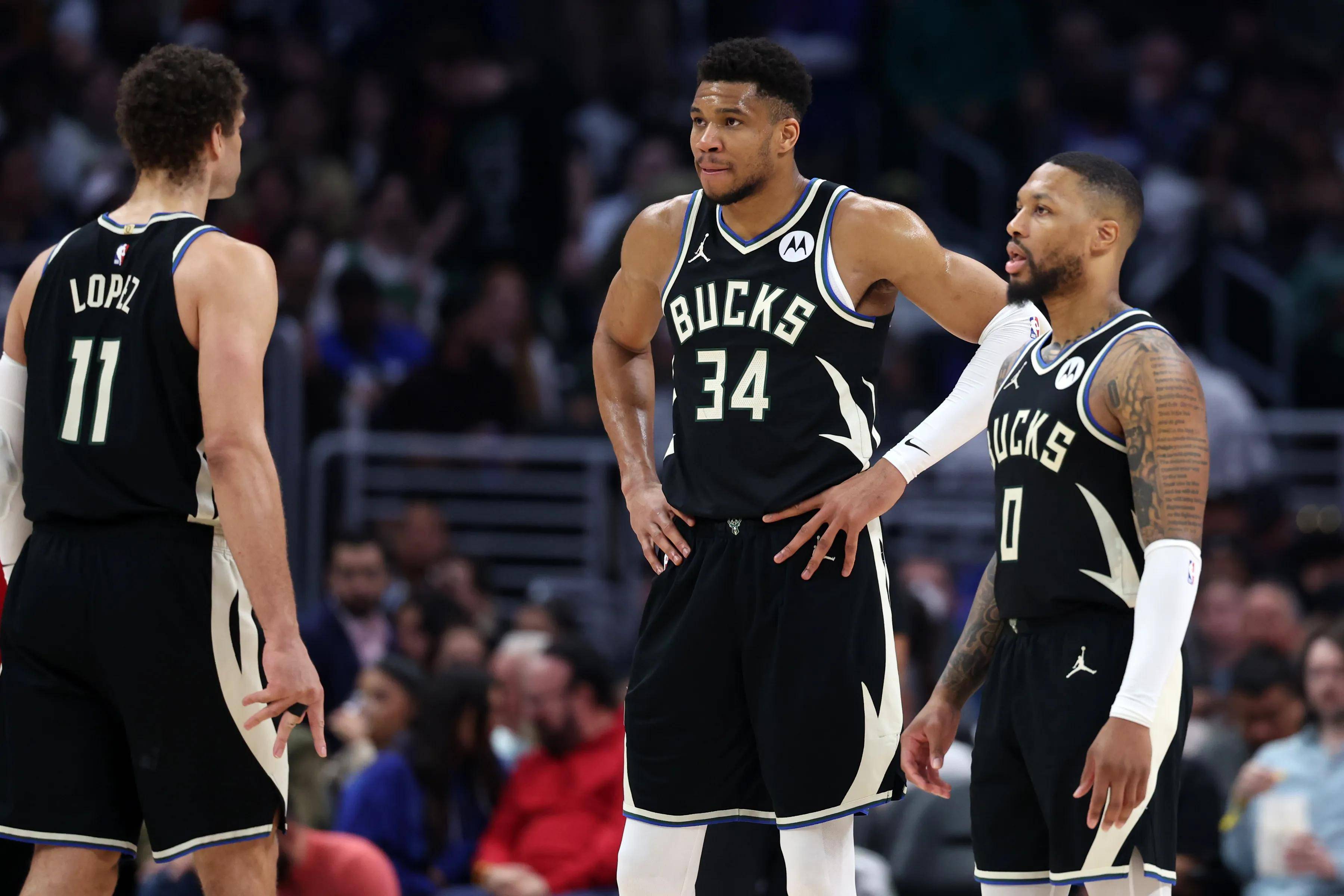 包含表现优异首场状态出色，雄鹿观众沸腾！，詹姆斯重返赛场上演精彩一战的词条-开云体育